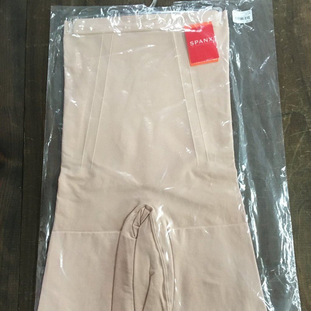 SPANX High Waisted Mid Thigh Short Bodysuit - Picture 9 of 16